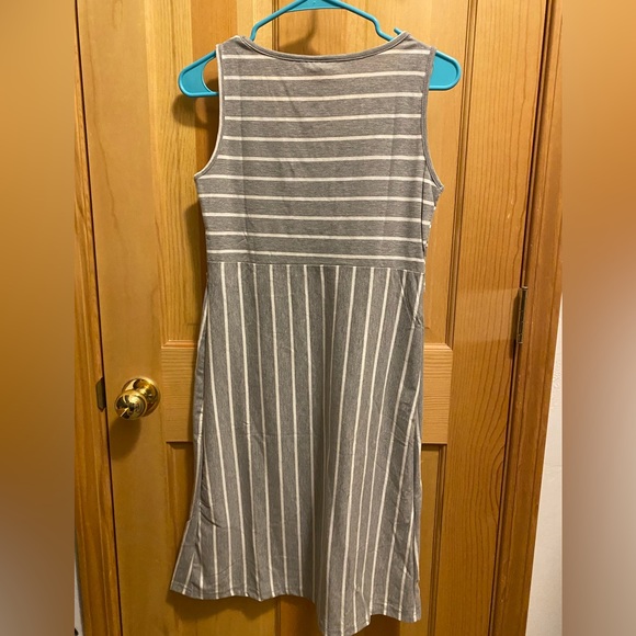 NWT nursing dress - Picture 2 of 2